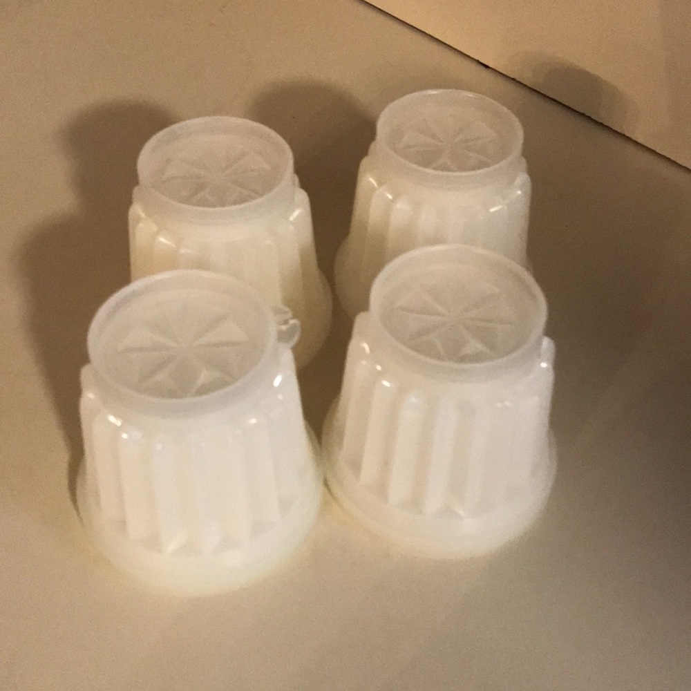 TUPPERWARE VINTAGE JELL-ETTES 1/2 CUPS 125 ML (4 PIECES SET)